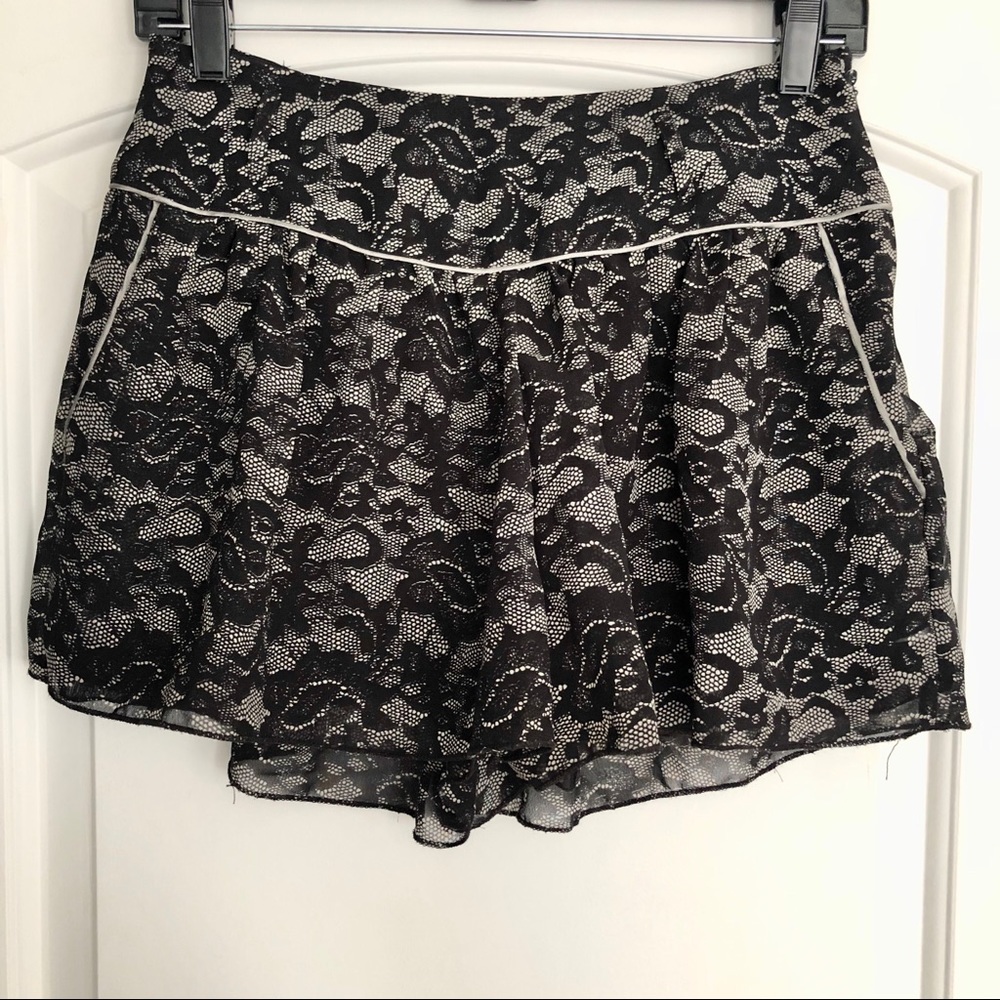 Lace Printed Shorts - Picture 1 of 7